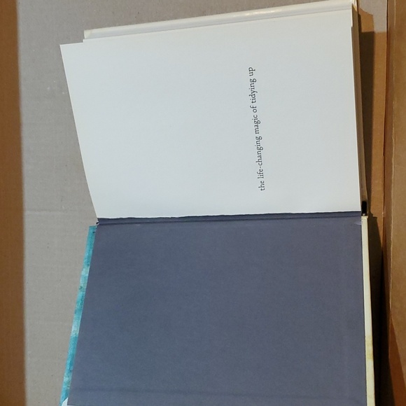 2/$8 The Life-changing Magic of Tidying Up Marie Kondo hardcover book 📚 - Picture 7 of 10